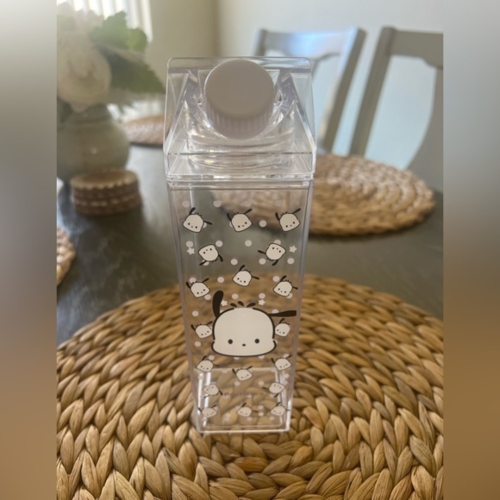 New Pochacco Transparent Plastic Water Bottle 600ml